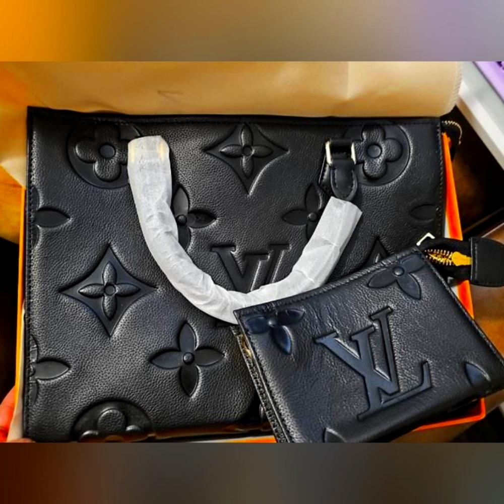 Black Handbag 32 x 23